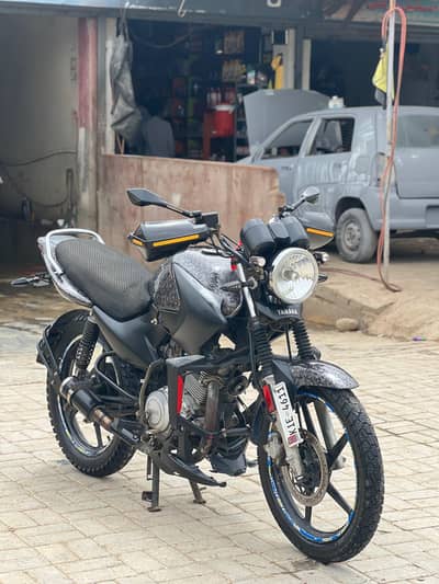 YAMAHA YBR 125