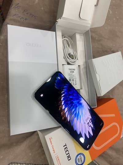 Tecno Spark 40 pro plus 8 256