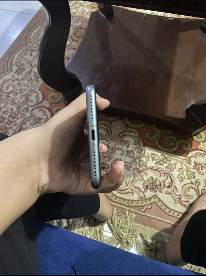 Apple iPhone 8 Plus 3