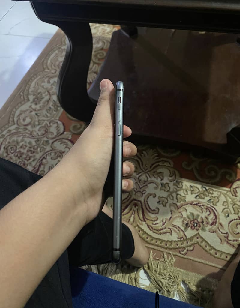 Apple iPhone 8 Plus 5