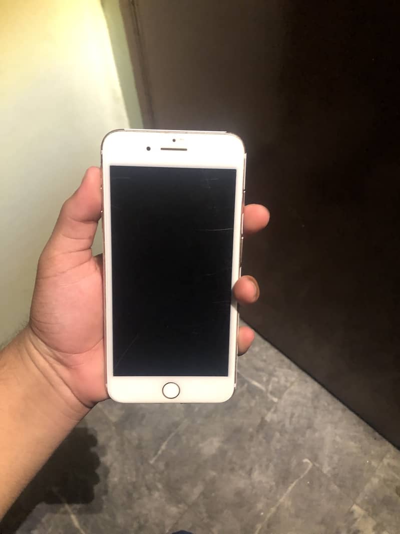 Apple iPhone 7 Plus 1