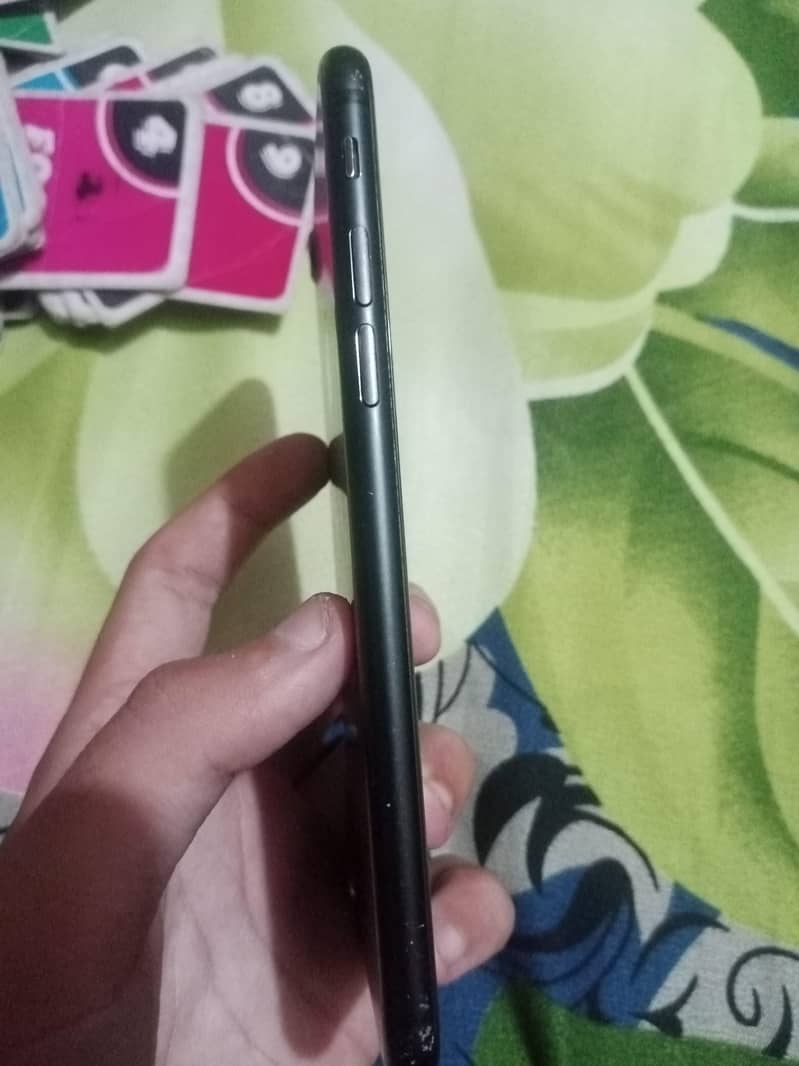Apple iPhone 7 1