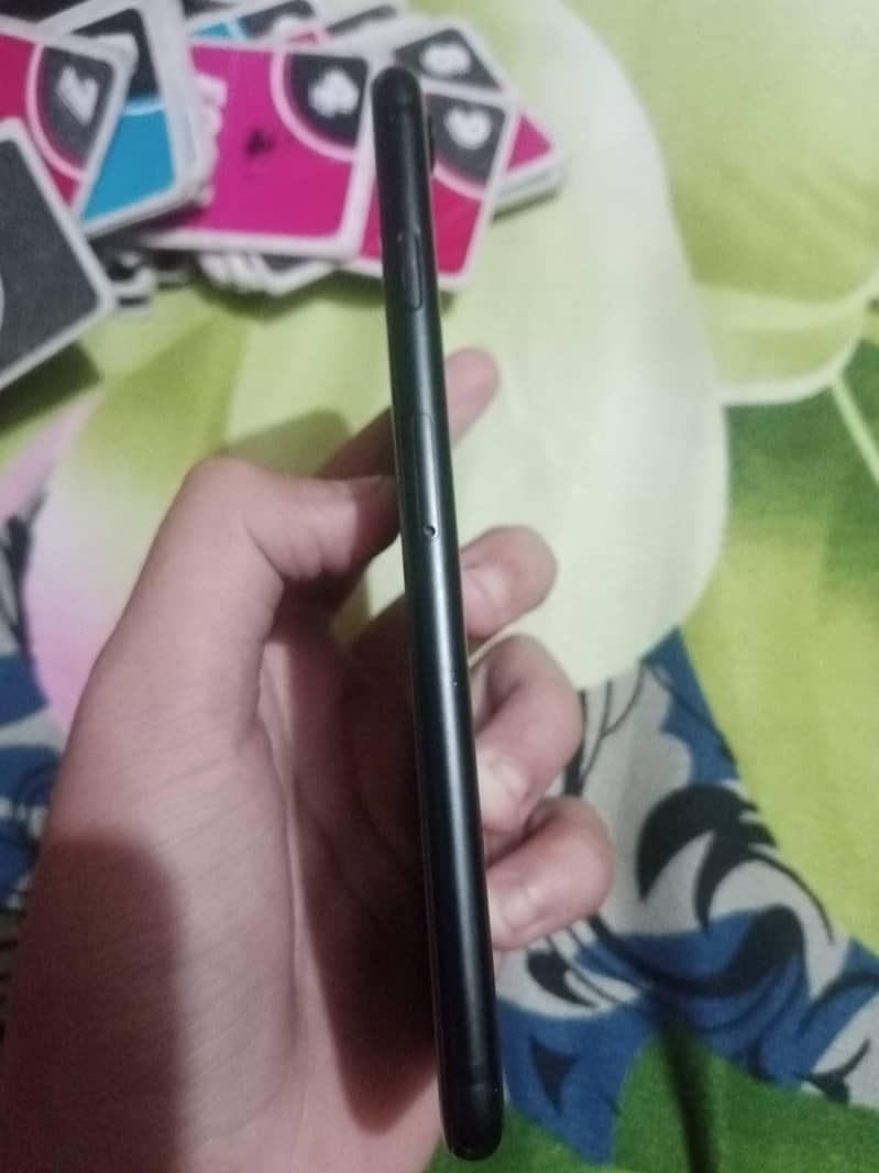 Apple iPhone 7 2