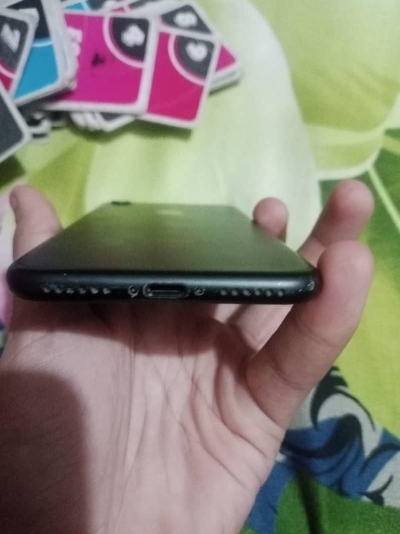 Apple iPhone 7 3