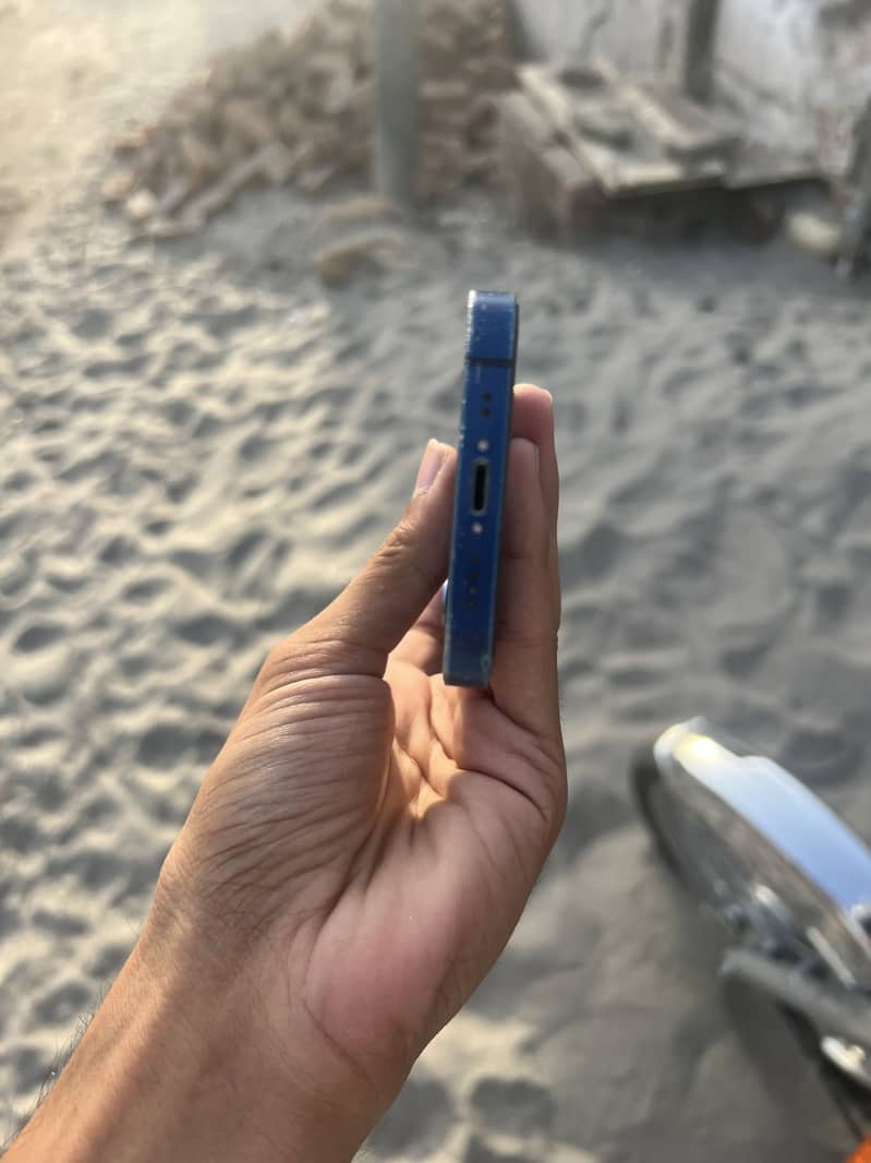 Apple iPhone 12 mini 3