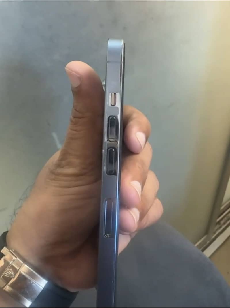 Apple iPhone 13 Pro 2