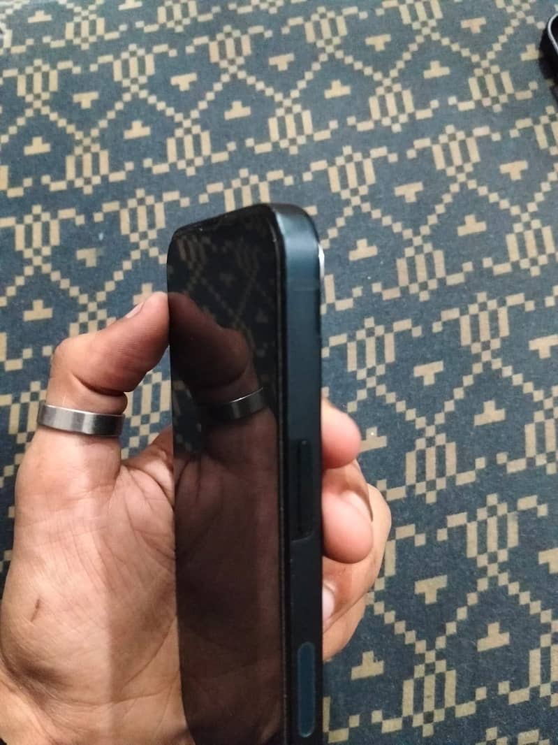 Apple iPhone 13 1