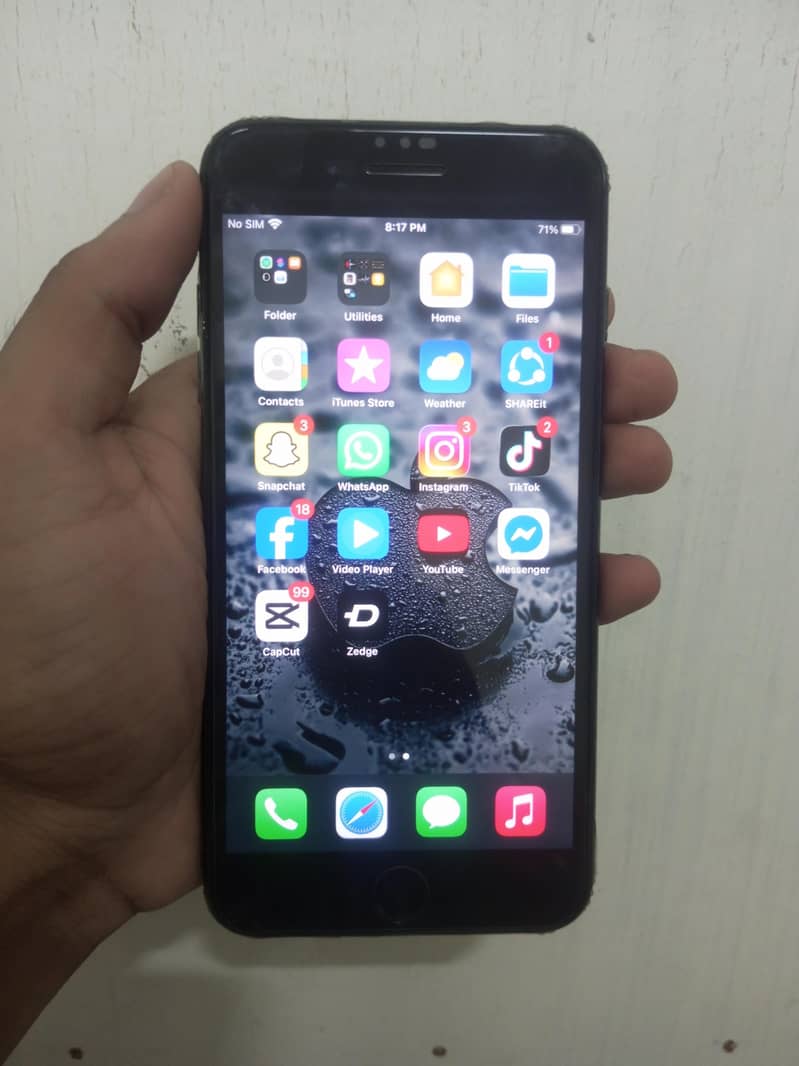 Apple iPhone 7 Plus 1