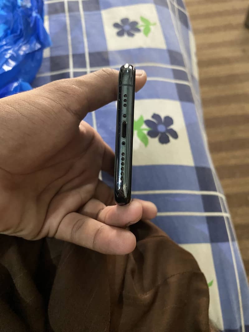 Apple iPhone 11 Pro 5