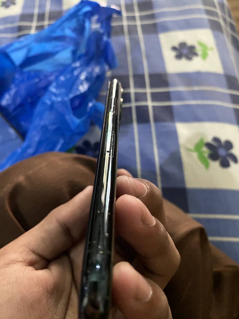 Apple iPhone 11 Pro 6