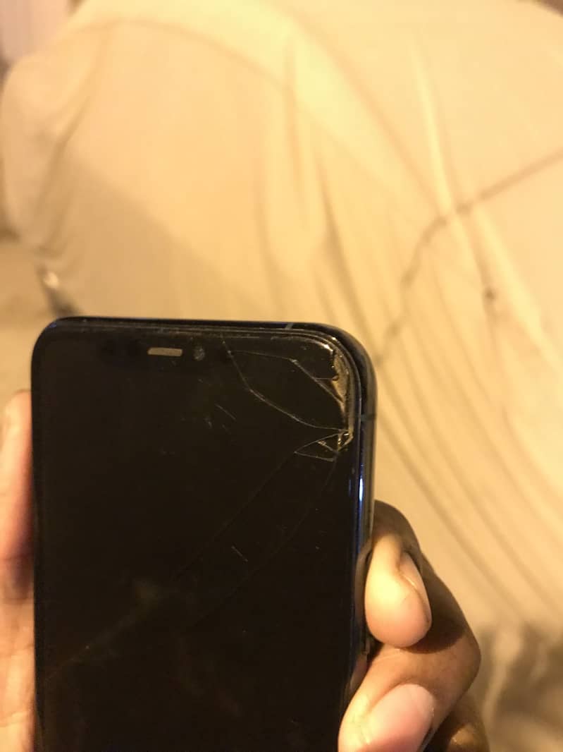 Apple iPhone 11 Pro Max 2