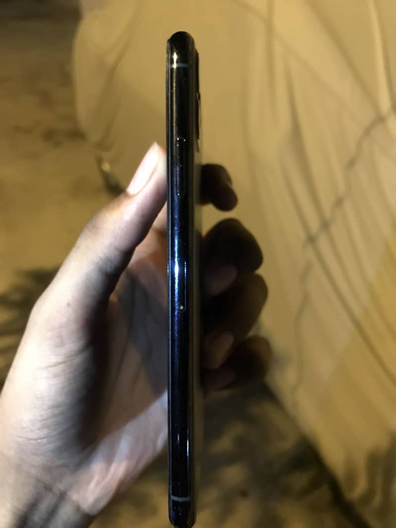 Apple iPhone 11 Pro Max 5