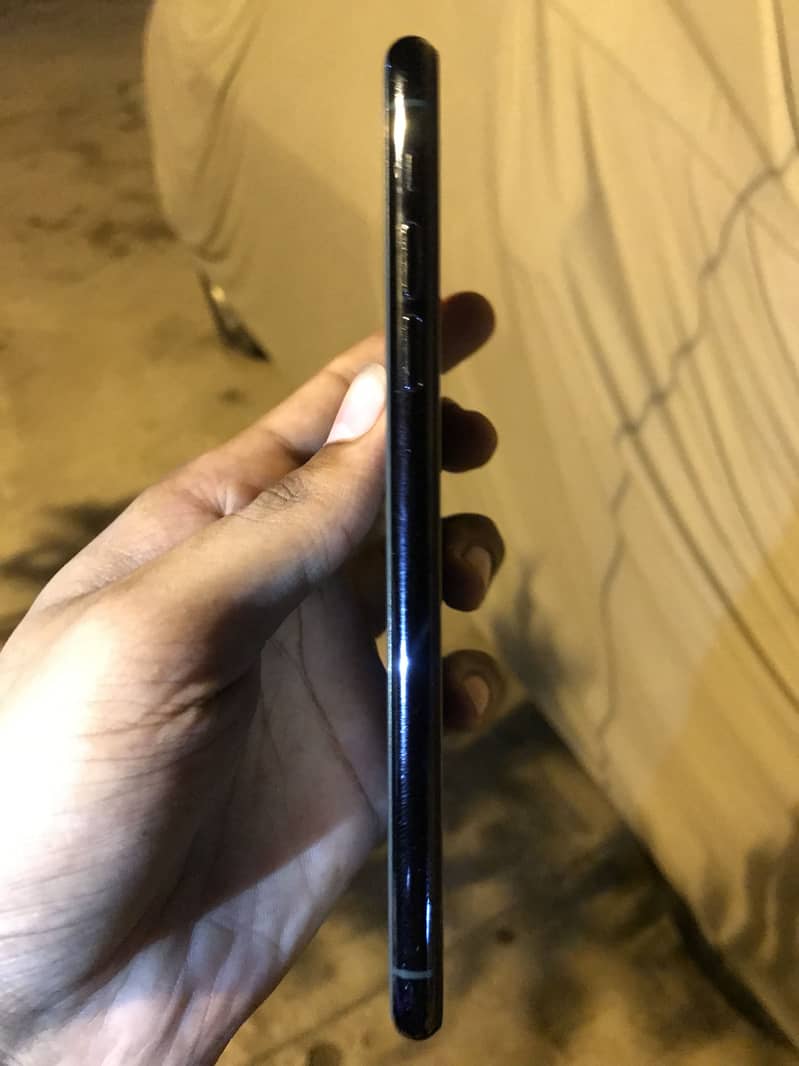 Apple iPhone 11 Pro Max 6