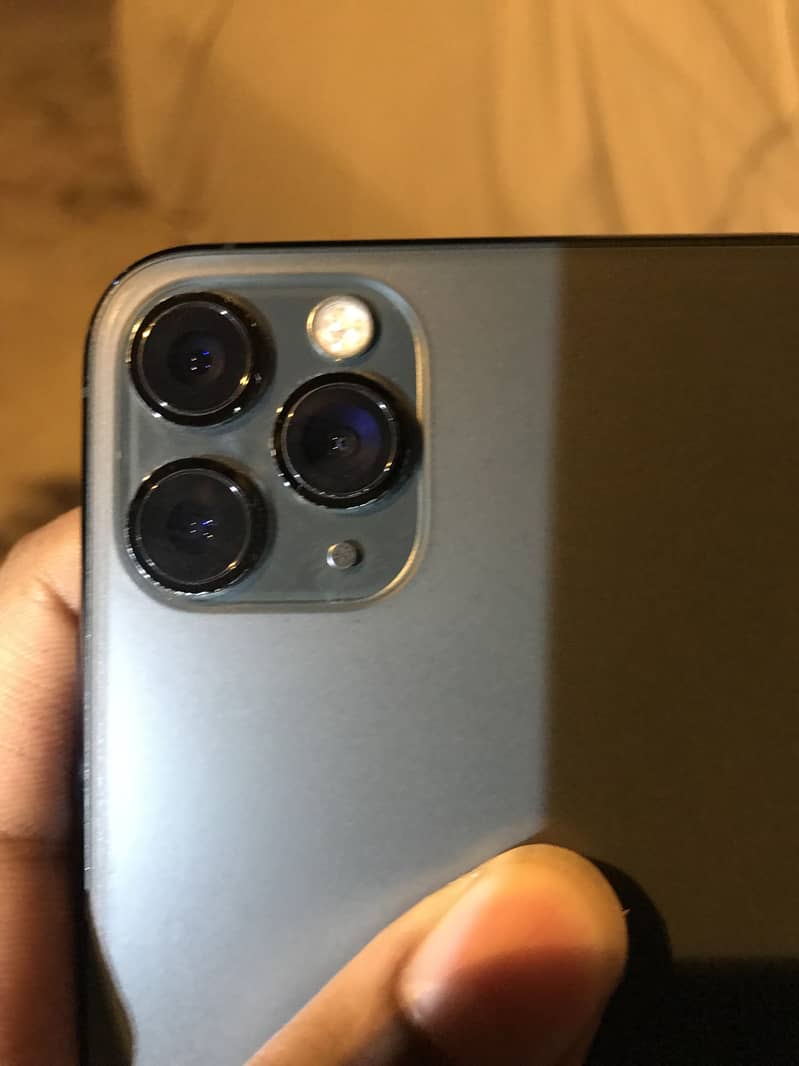 Apple iPhone 11 Pro Max 7