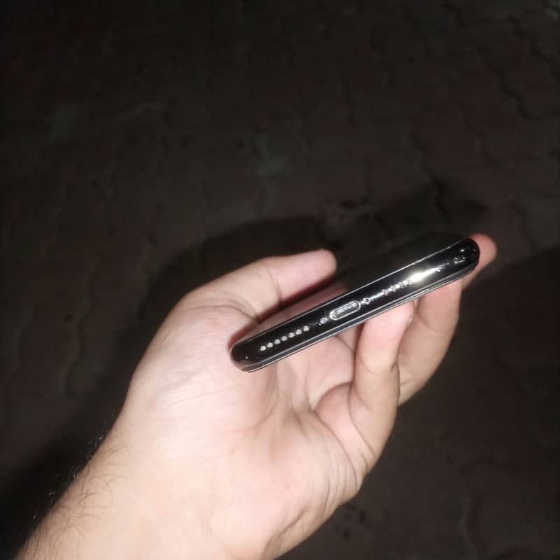 Apple iPhone 11 Pro Max 1