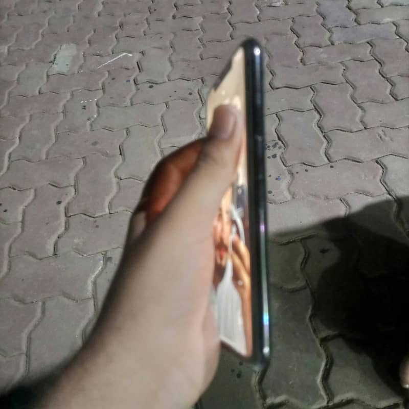 Apple iPhone 11 Pro Max 5