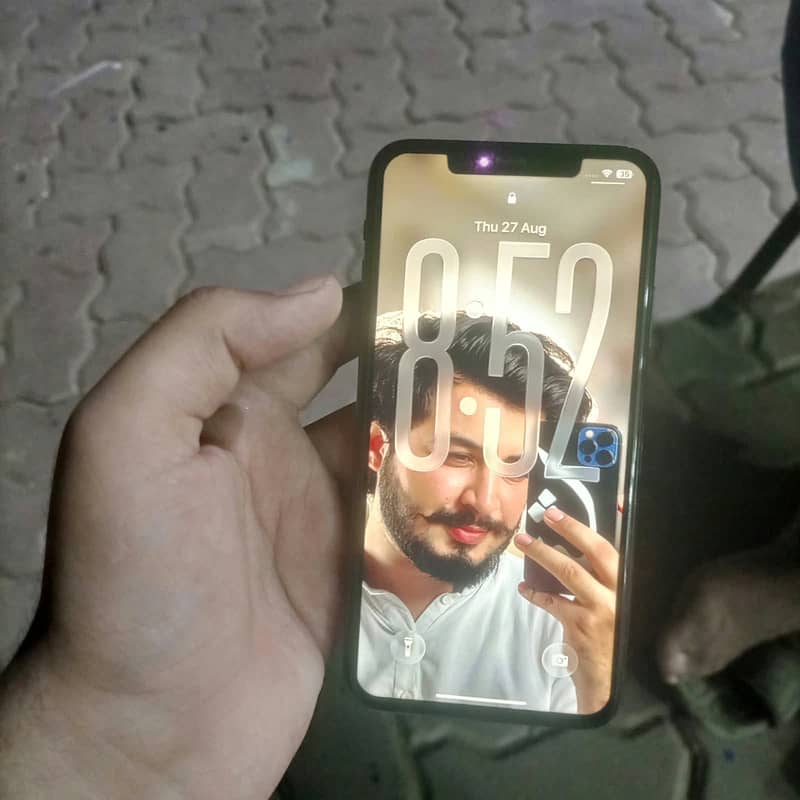 Apple iPhone 11 Pro Max 6