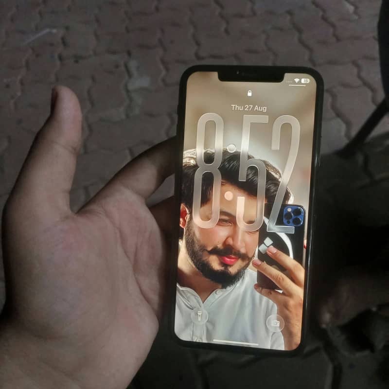 Apple iPhone 11 Pro Max 8