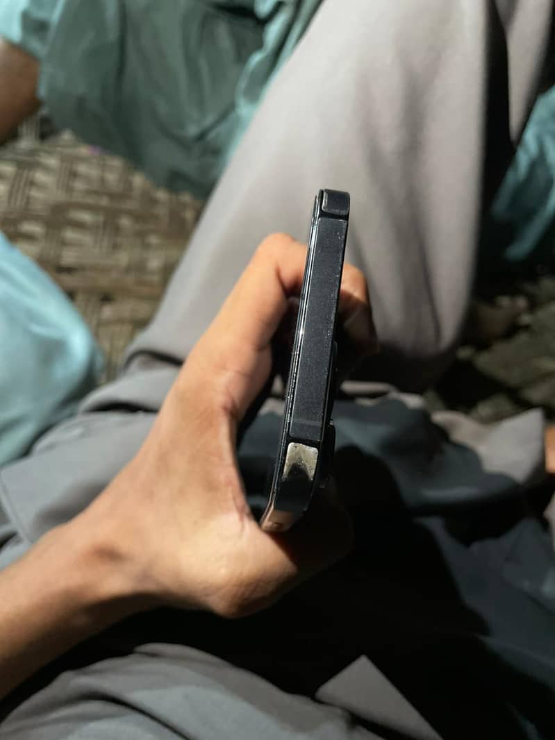 Apple iPhone 13 Pro Max 4