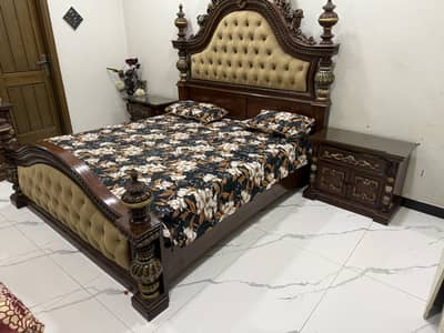 Chiniot bed with dressing