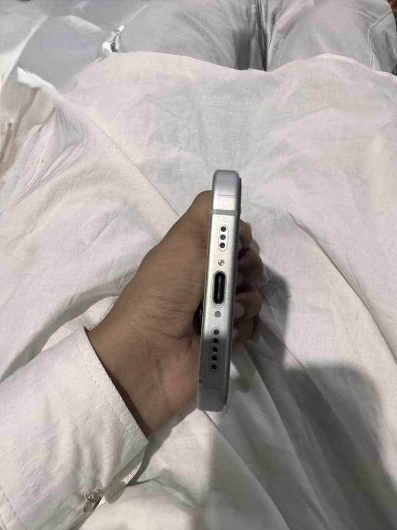 Apple iPhone 15 2
