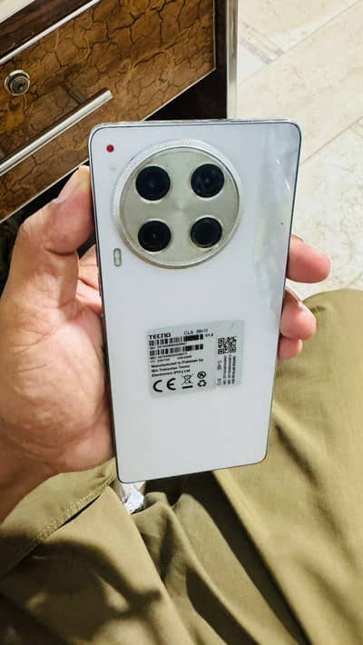 Tecno CAMON 30
