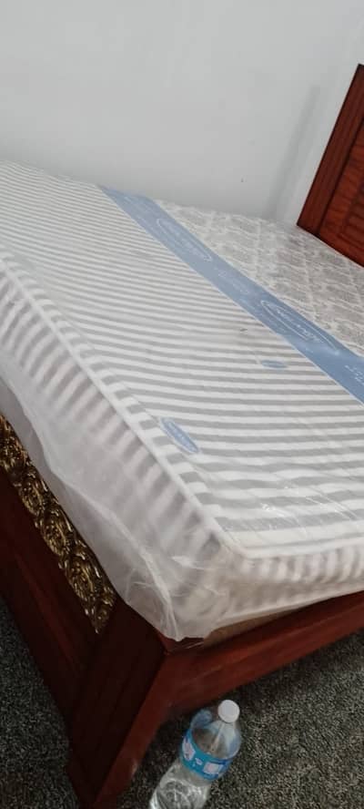 Full size mattress