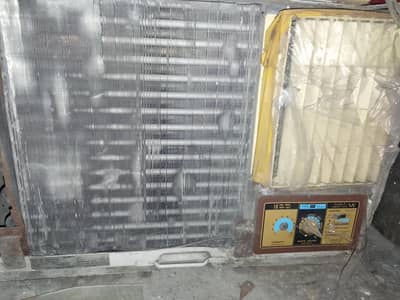 All condition ok side window demge