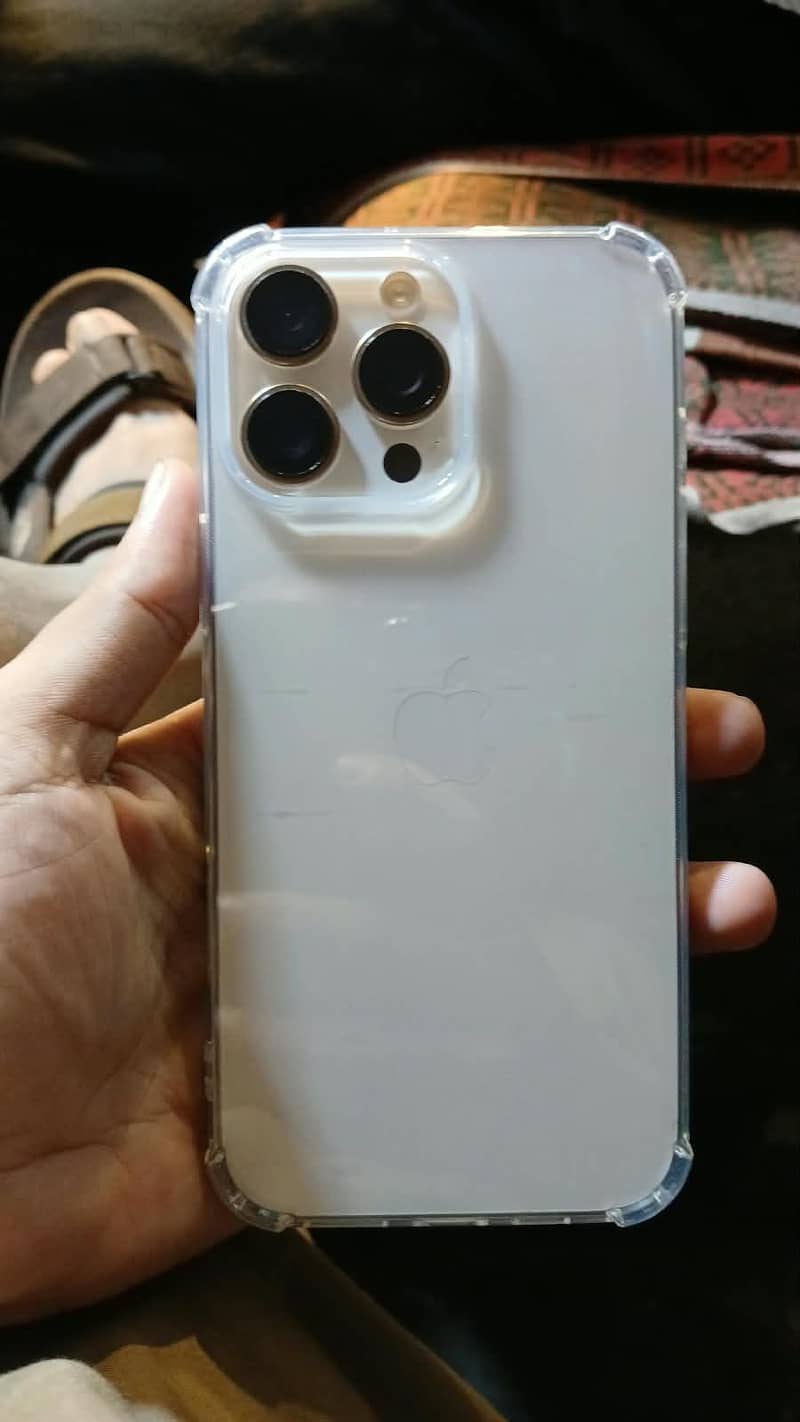 Apple iPhone 16 Pro Max 0