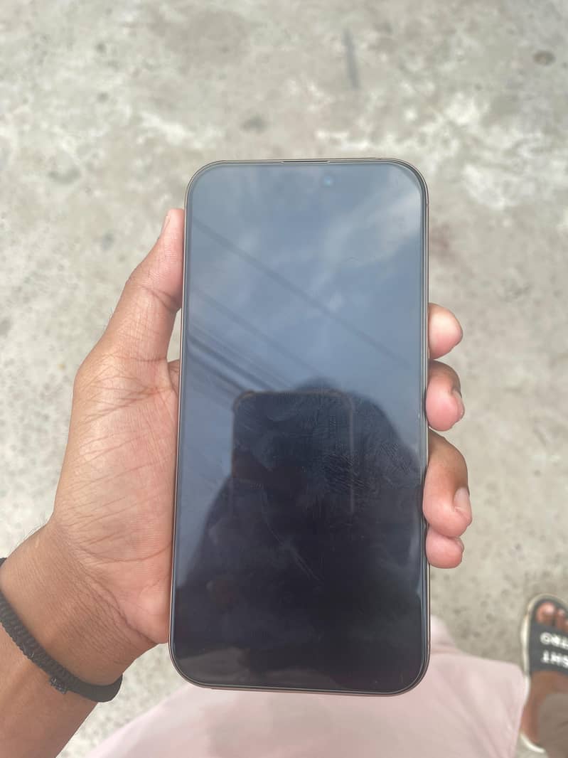 Apple iPhone 16 Pro Max 1