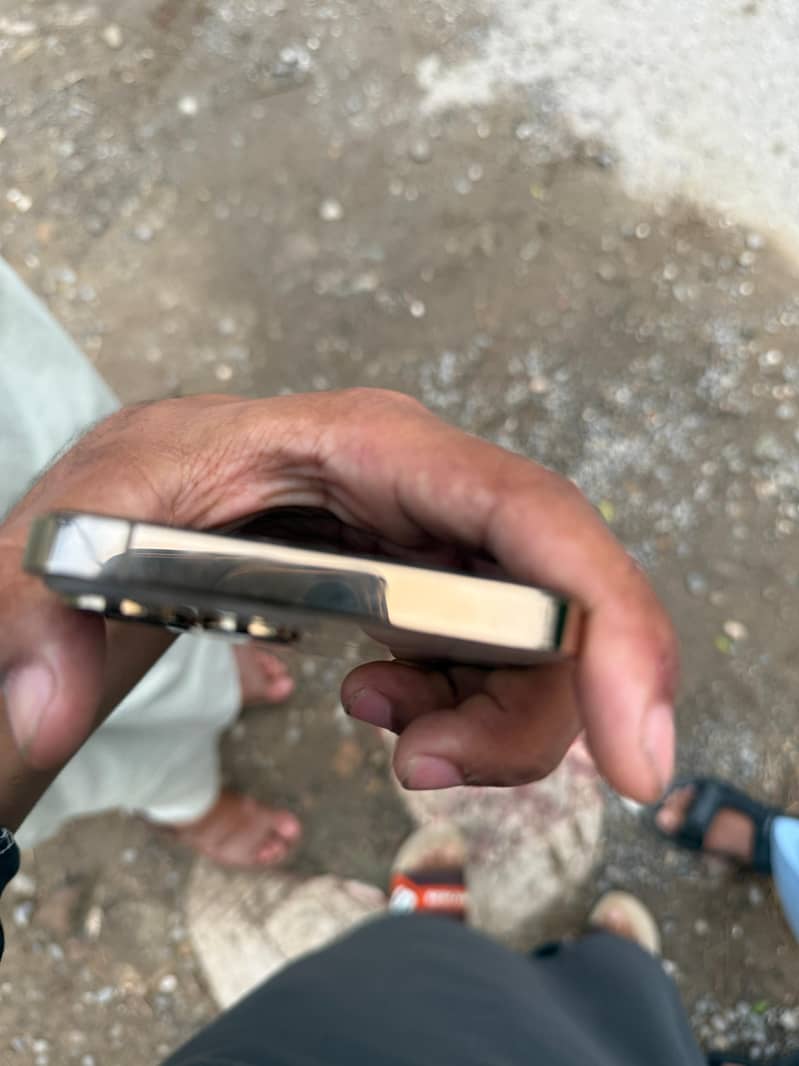 Apple iPhone 13 Pro Max 7