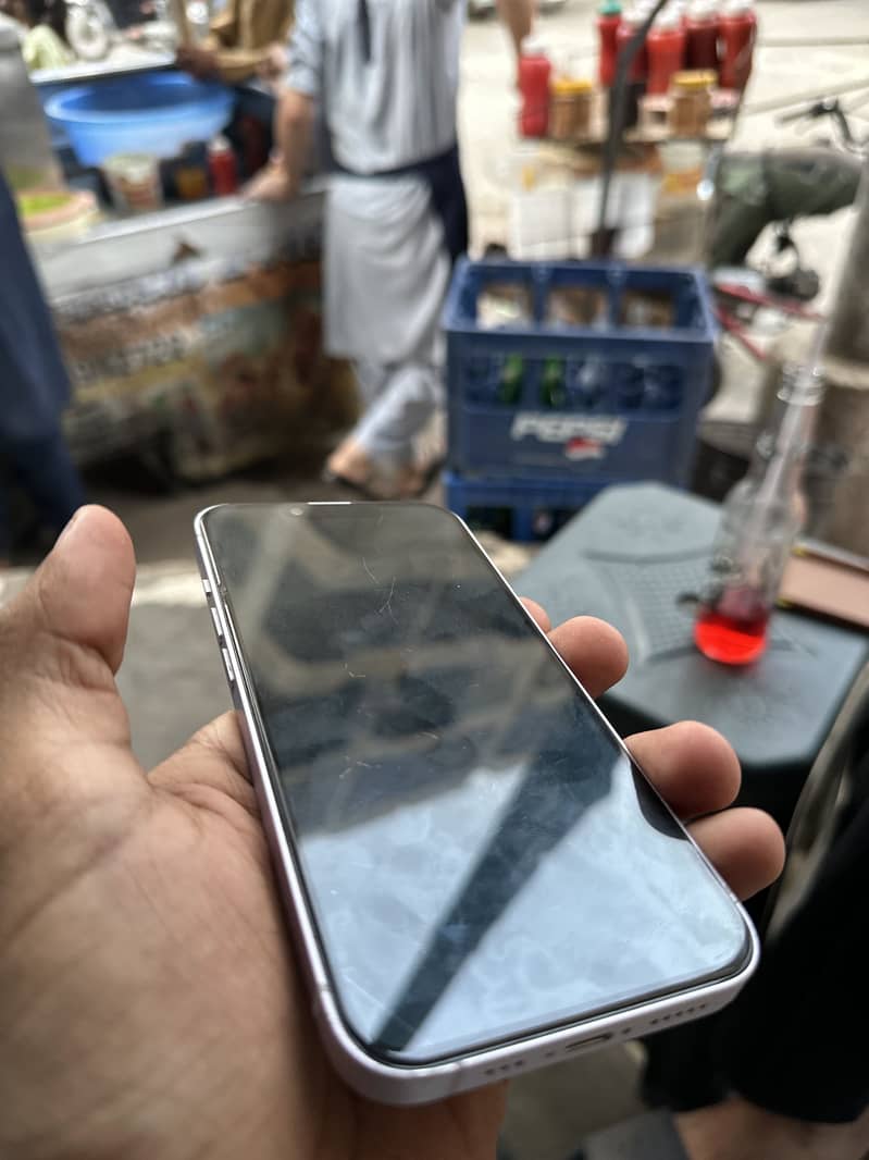 Apple iPhone 14 3