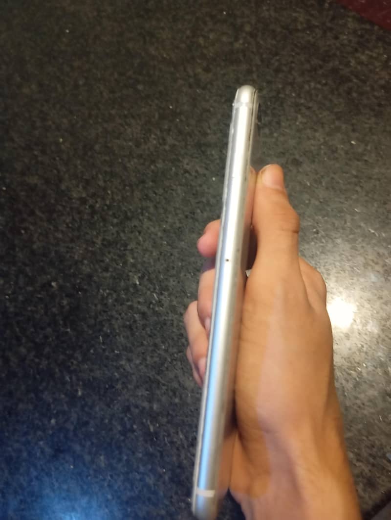 Apple iPhone 8 Plus 2
