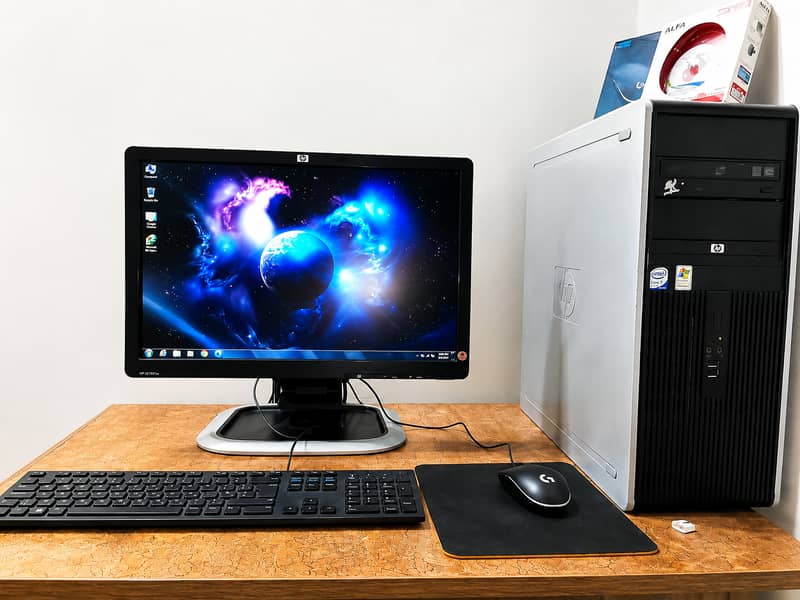 HP Desktop Computer 0