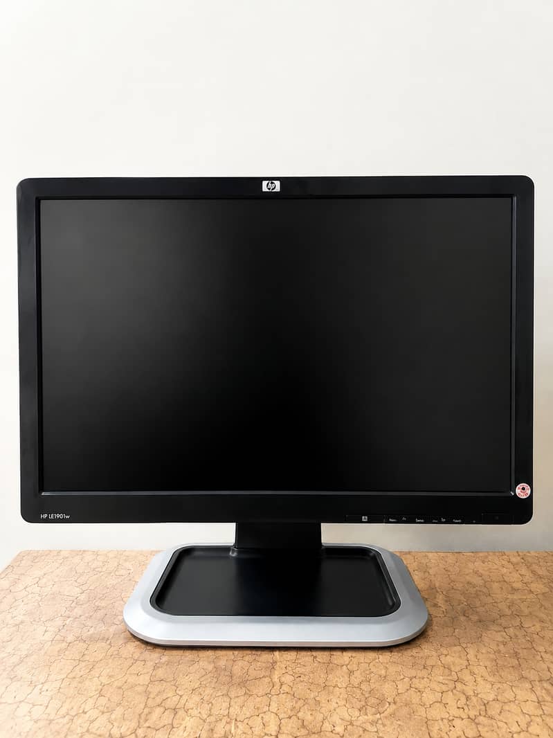 HP Desktop Computer 6