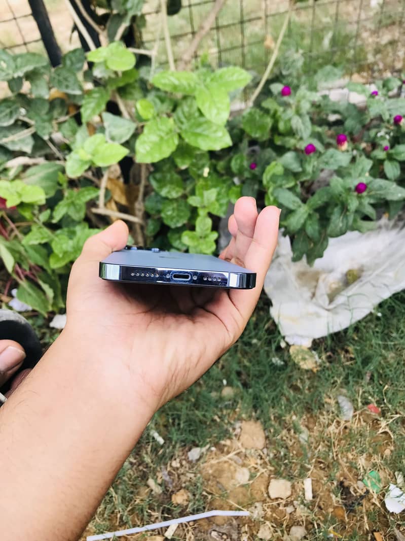 Apple iPhone 13 Pro Max 6