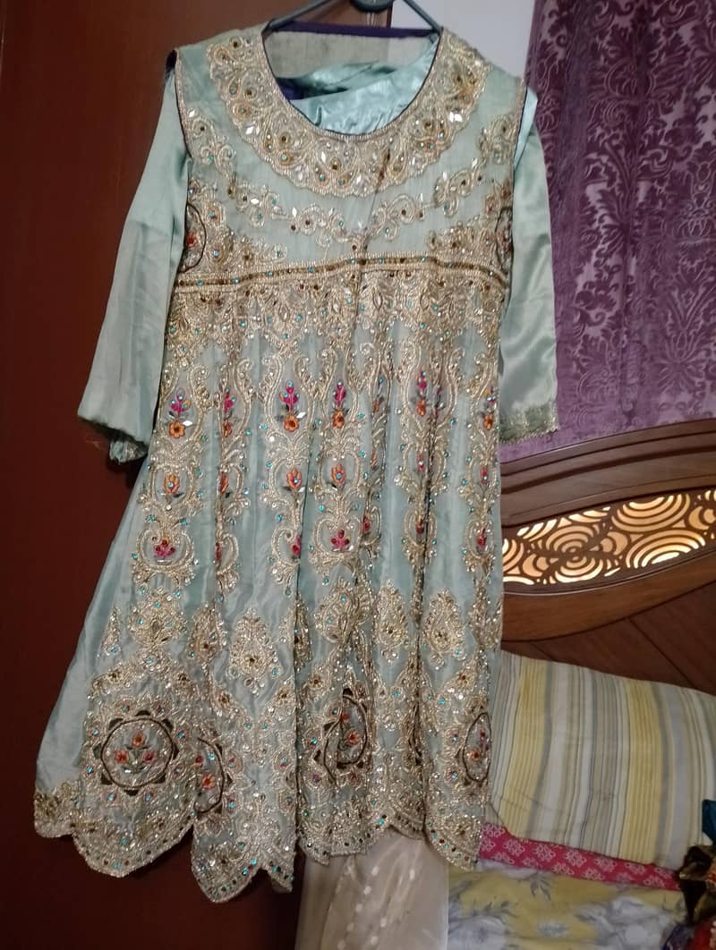 dresses 16