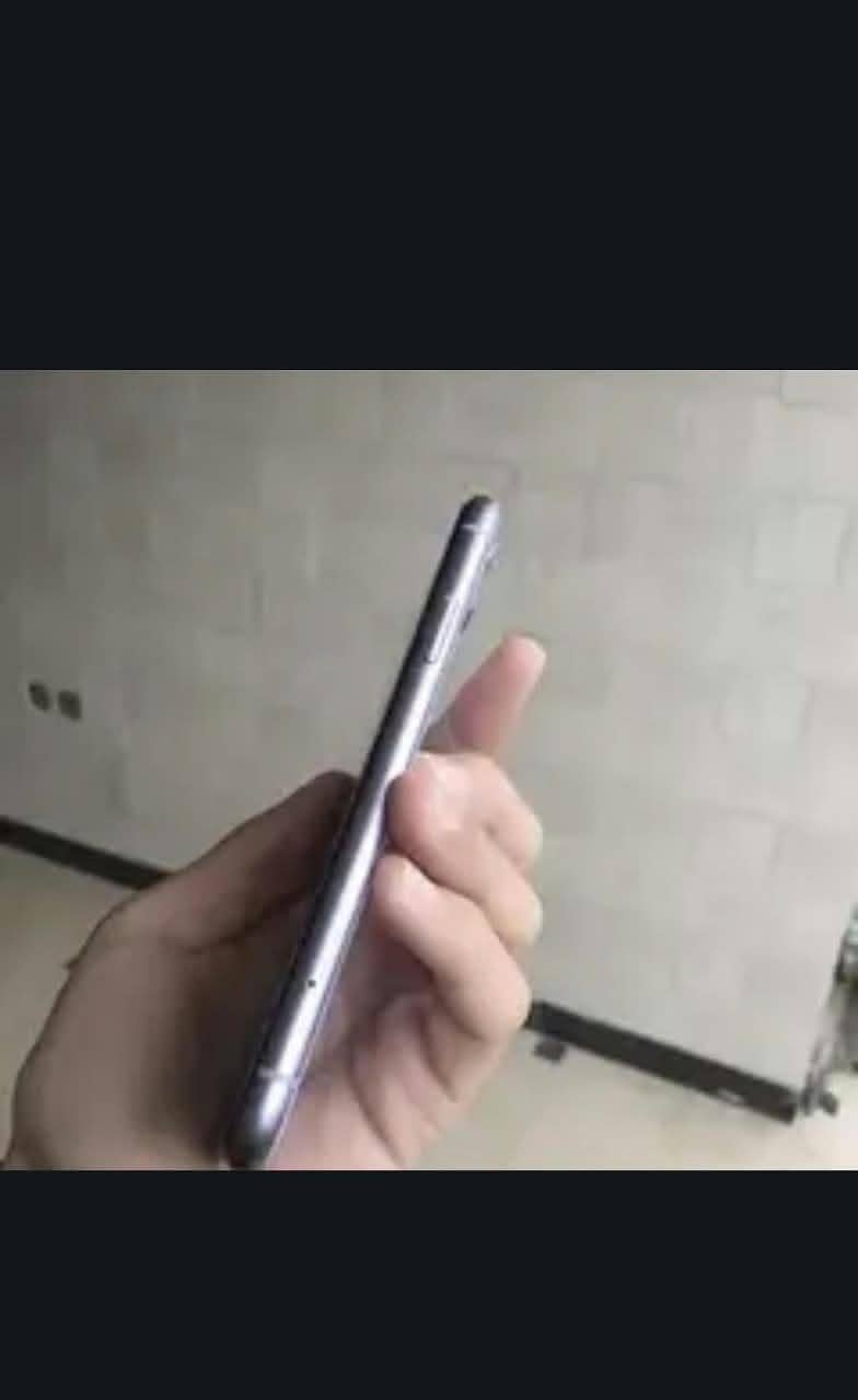 Apple iPhone 11 3
