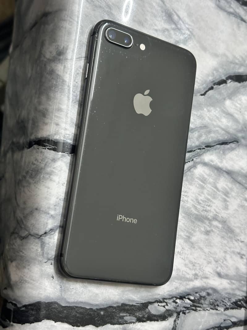 Apple iPhone 8 Plus 0