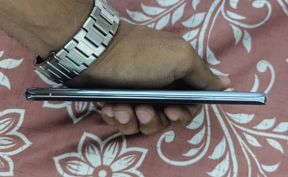 One Plus 9 Pro 6