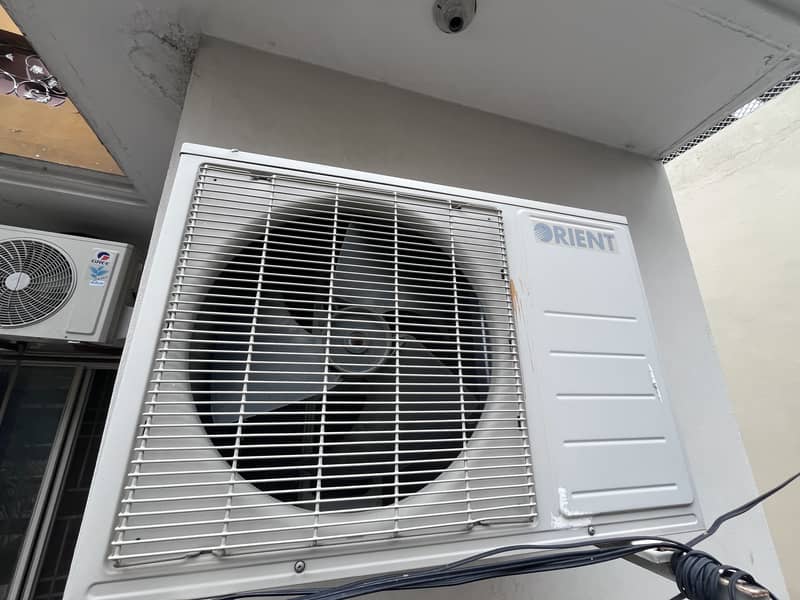 Orient Split ac 4
