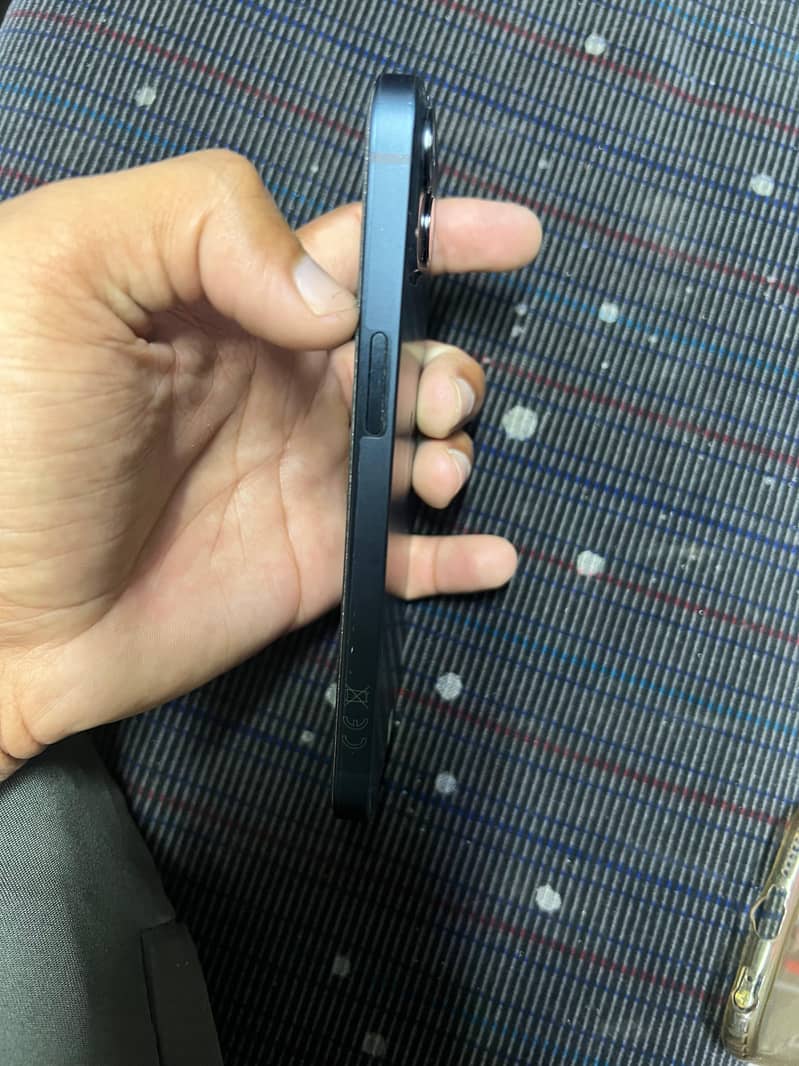 Apple iPhone 13 3