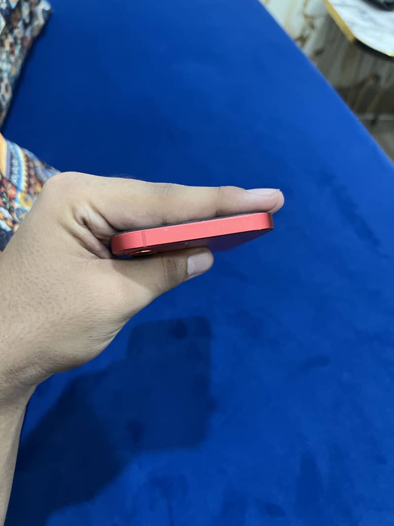 iPhone 12 4