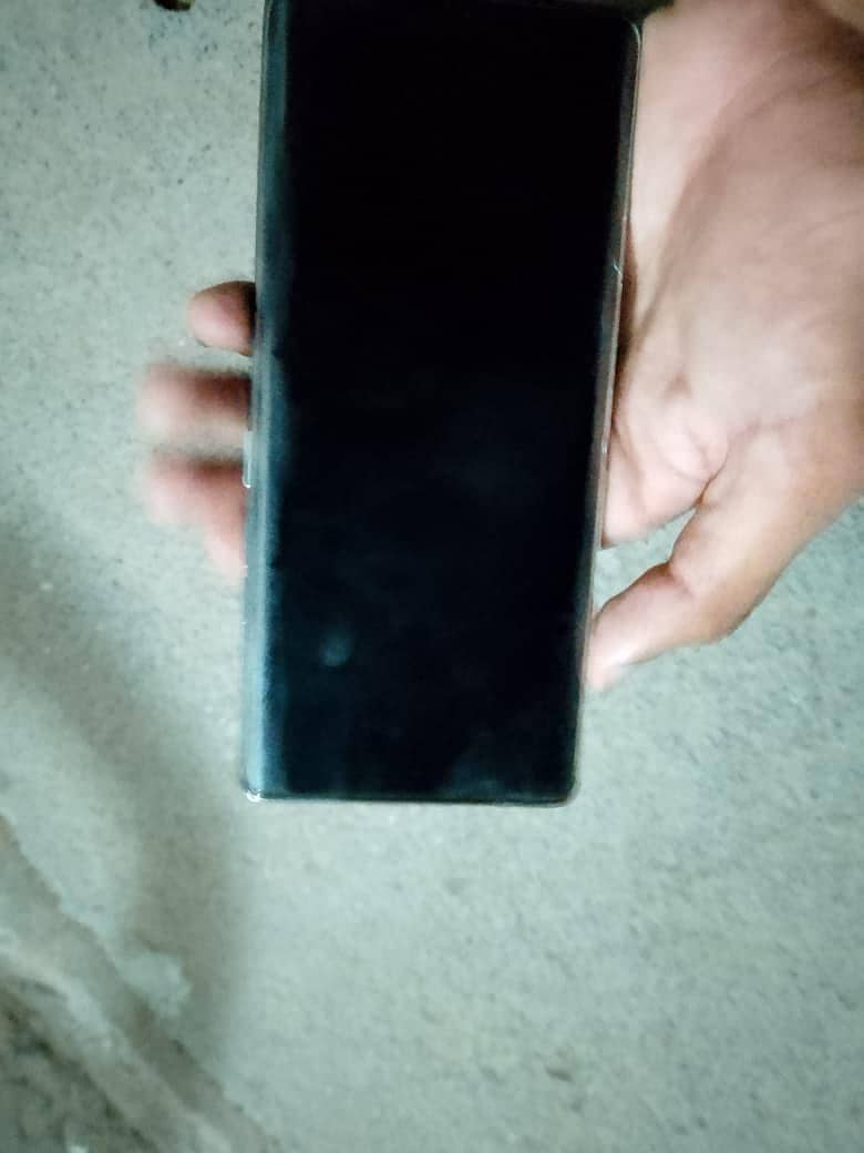 Tecno CAMON 40 Pro 4