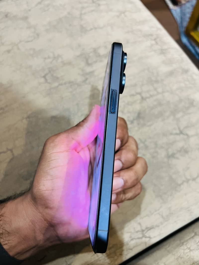 Apple iPhone 15 Pro Max 2