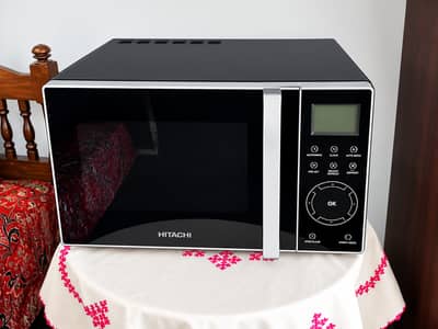 Hitachi Microwave Oven – Digital | Good Condition