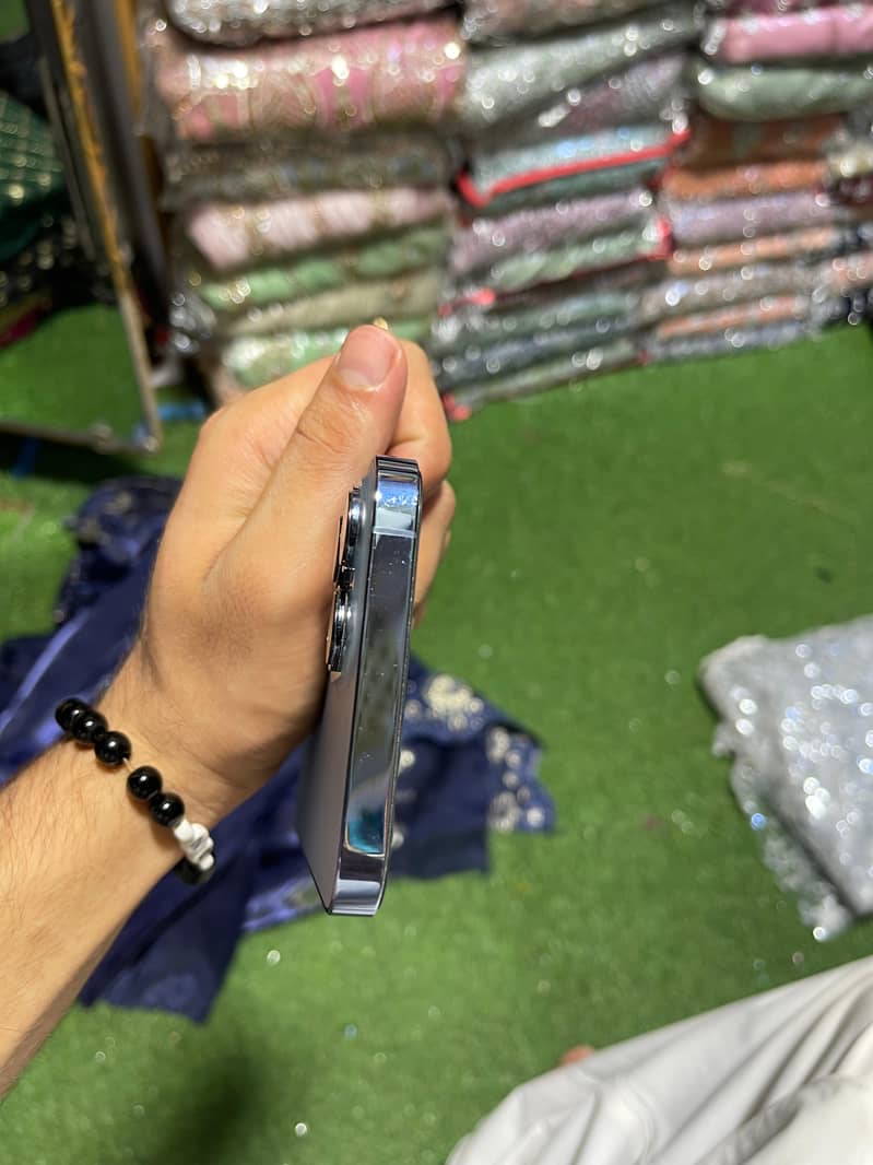 Apple iPhone 13 Pro Max 1