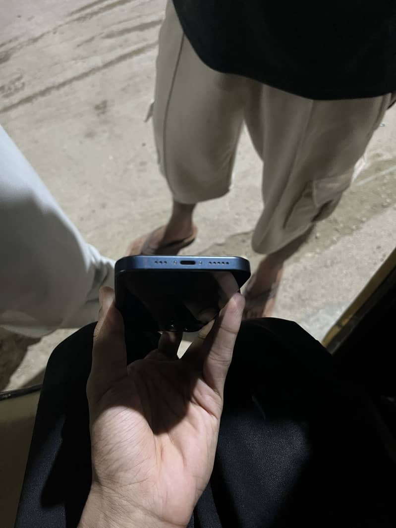 Apple iPhone 13 4