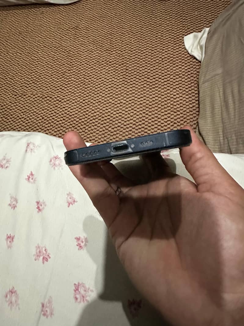 Apple iPhone 14 3