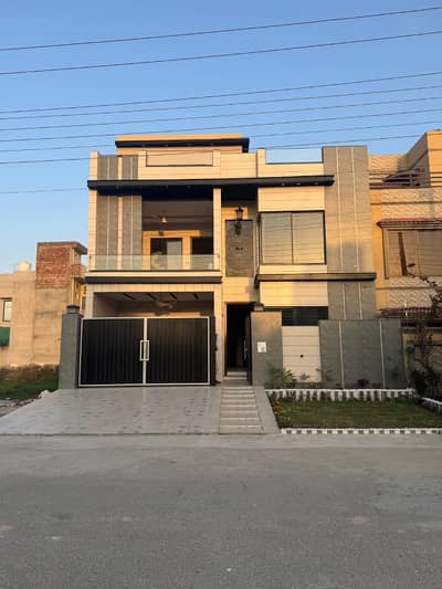 PRIME LOCATION 10 MARLA BRAND NEW HOUSE FOR SALE